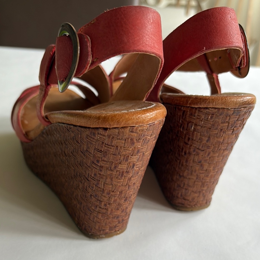 Naya Estra Red Genuine Leather Wedge Sandals Size 8 - Picture 5 of 12